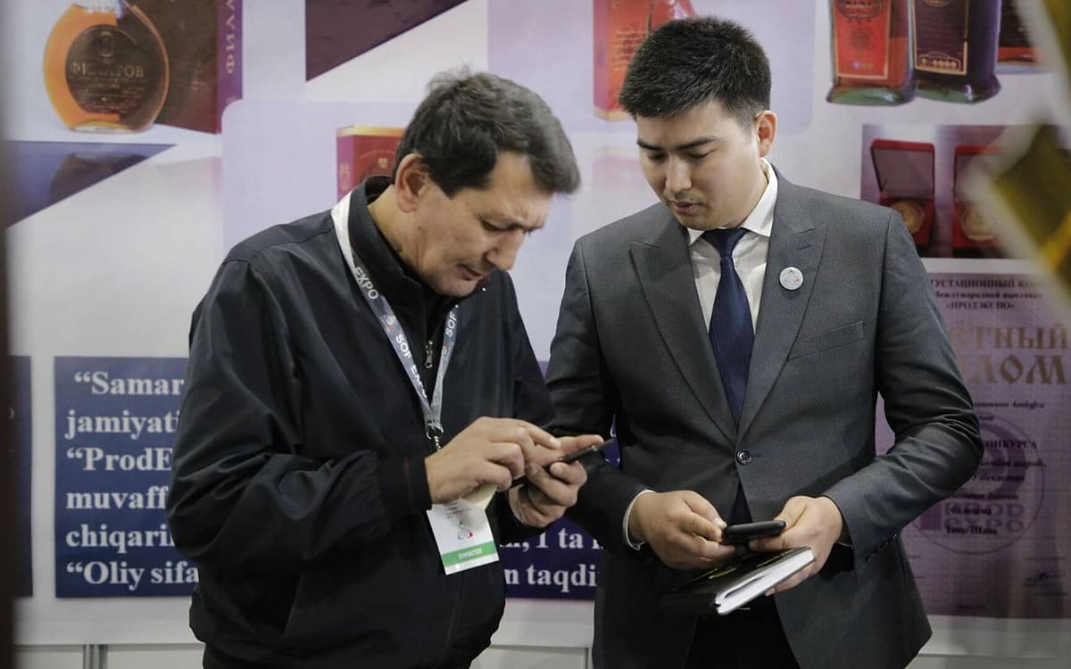E-COM & RETAIL EXPO contact exchange